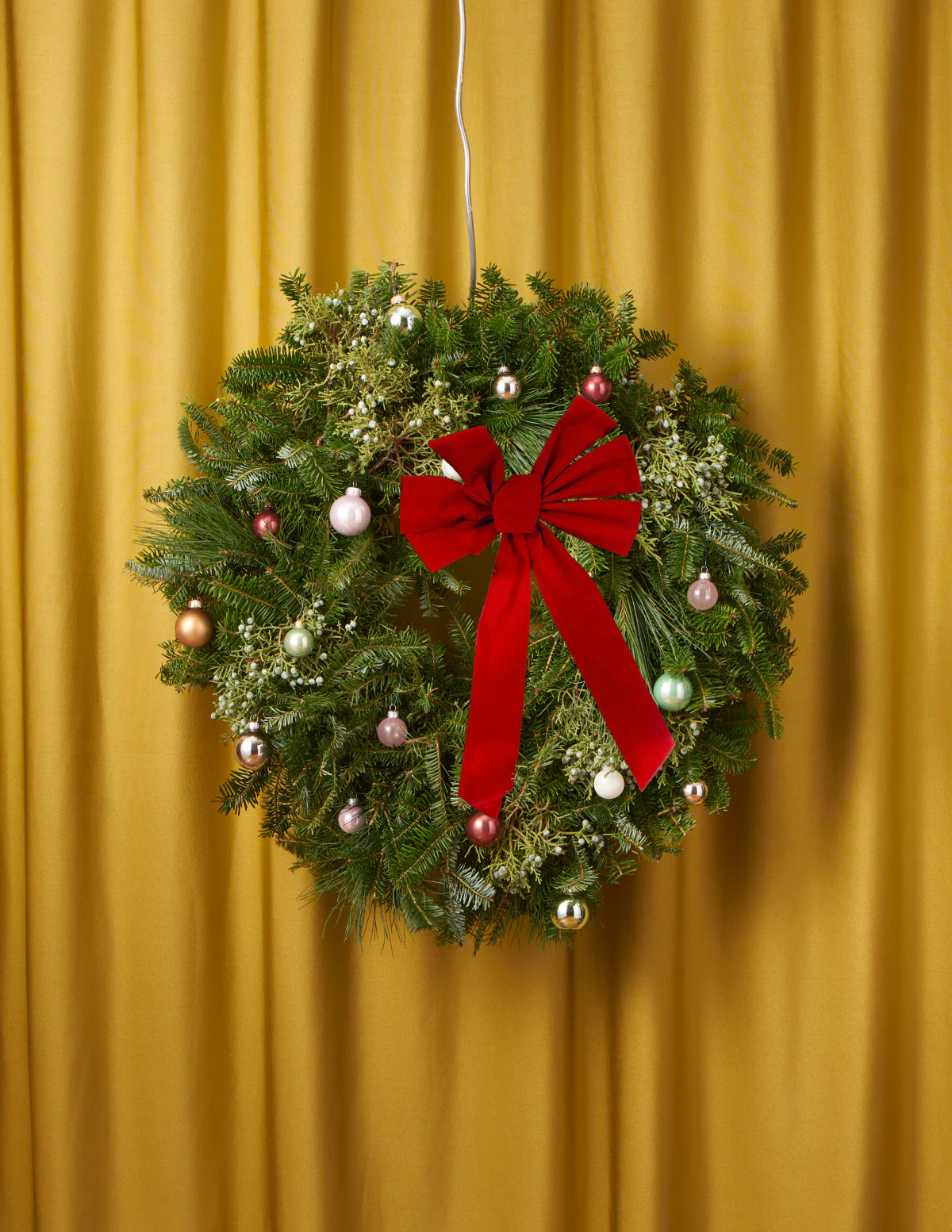 22" Holiday Wreath With Bow - Image 4