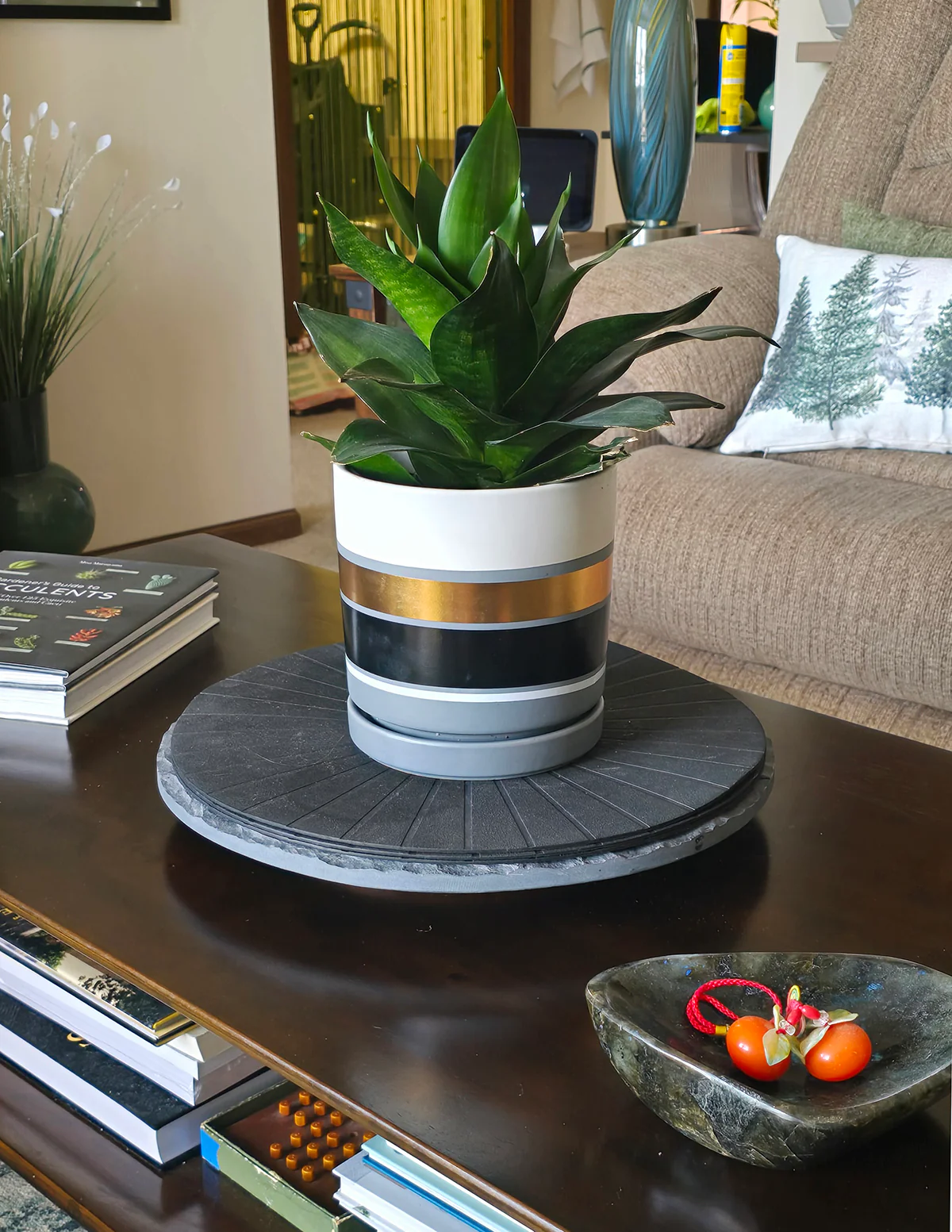 Isabella Ceramic Planter - Image 5