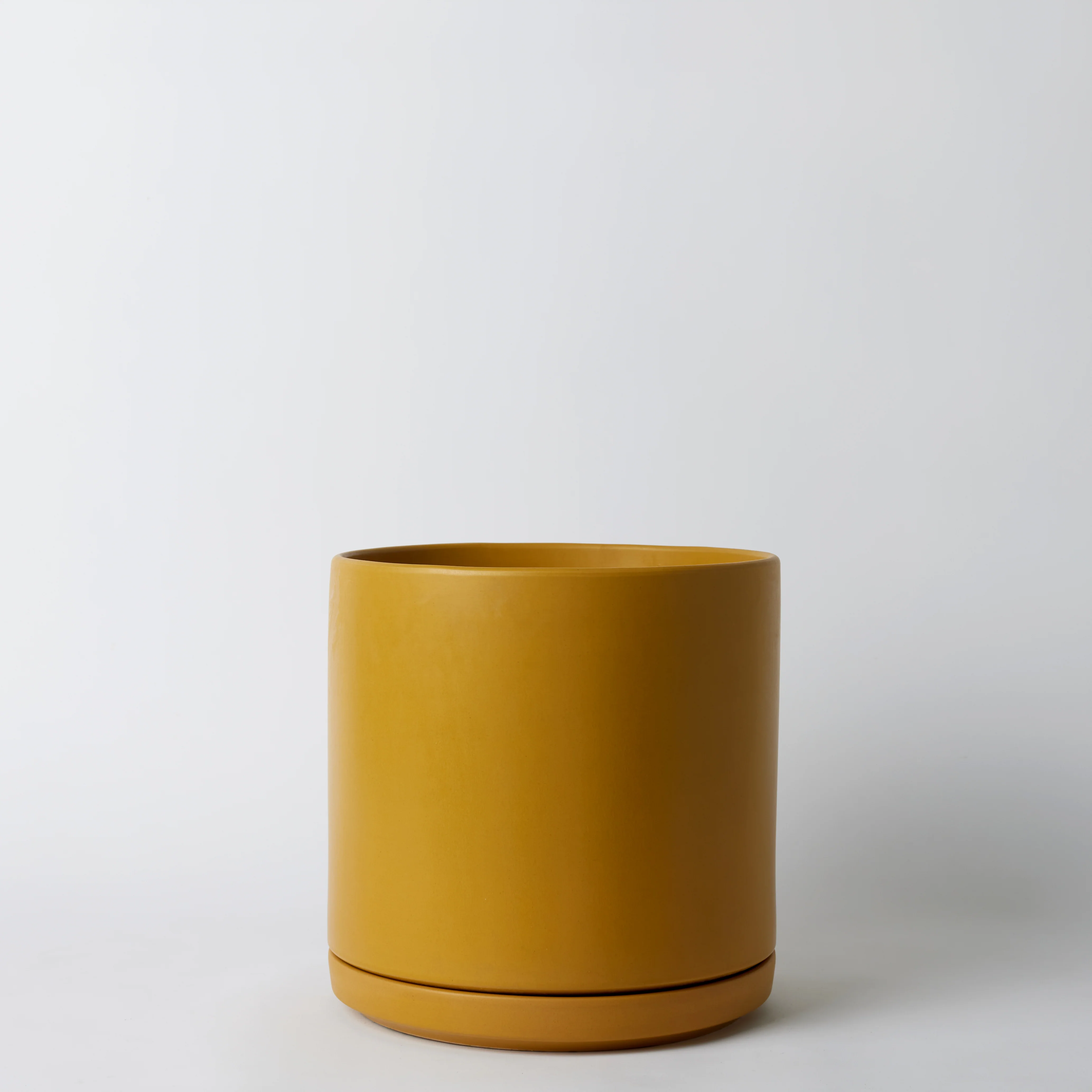 Solid Goods Planter with Saucer - Image 14